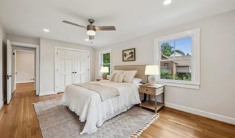3801 LORCOM Ln N, Arlington, VA 22207