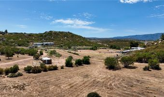 1040 Rolling Hills Dr, Aguanga, CA 92536