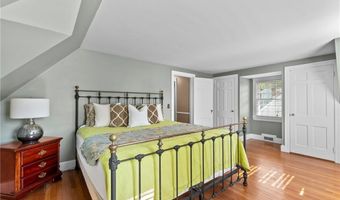 72 Ferry Ln, Barrington, RI 02806