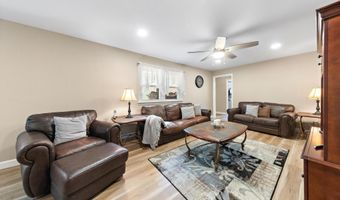 3 Renier Ct, Middletown, NJ 07748