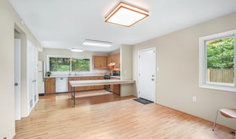 14536 BARKWOOD Dr, Rockville, MD 20853