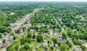 624 N Broad St, Adrian, MI 49221