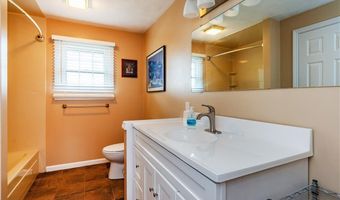 100 Scenery Ln, Johnston, RI 02919