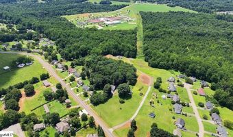 557 Seay Rd, Boiling Springs, SC 29316