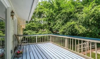501 Clayworth Dr, Ballwin, MO 63011