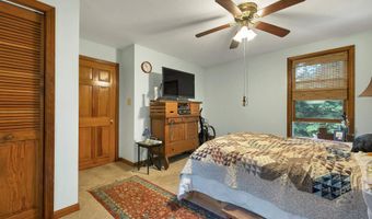 8 New London Dr, Barnstead, NH 03225