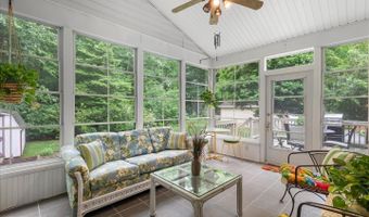 11 BURR HILL Dr, Berlin, MD 21811