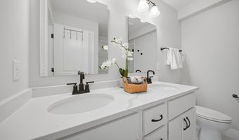 8 Robin Way 7, Chester, NH 03036