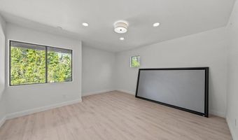 20 Lake Helix Dr, La Mesa, CA 91941