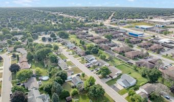 2130 W JONATHON Dr, Appleton, WI 54914