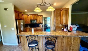 2917 S Oak Tree Ln, Atoka, OK 74525