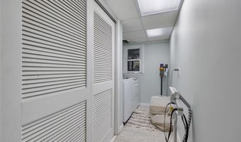 19 Apple Blossom Ct, Airmont, NY 10952