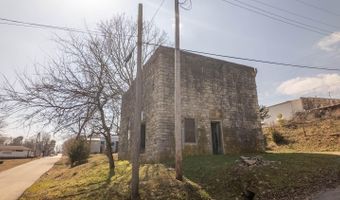 105 Couch St, Alton, MO 65606