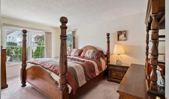 54 Storm Jib Ct, Bayville, NJ 08721
