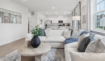 14 Dahlia Ct, Bayville, NJ 08721