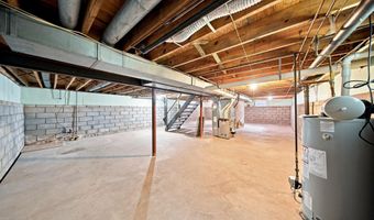 4 Laurel Dr, Albany, NY 12211
