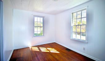 5557 Flat Mountain Rd, Alderson, WV 24910