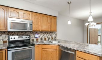 1013 10th Ave, Altoona, IA 50009