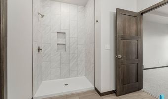 2408 E Brek St, Brandon, SD 57005