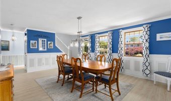 27 Ocean View Dr, Middletown, RI 02842