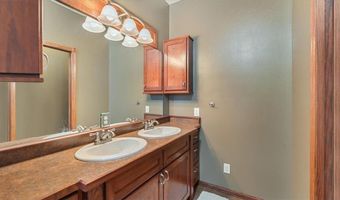 3411 Pawnee Dr SE, Alexandria, MN 56308