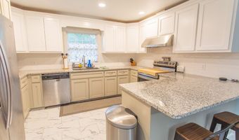 1194 Blackshear Hwy, Baxley, GA 31513