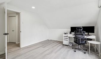 4 CALVIN Ct, Rockville, MD 20851
