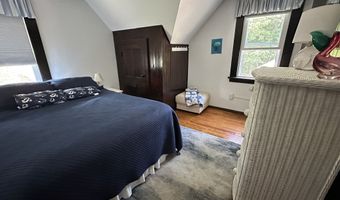 180 Clark Ave, Branford, CT 06405