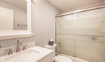 4 E 20th St, Barnegat Light, NJ 08006