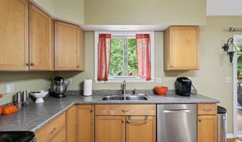 13 Queen St, Barre, VT 05641