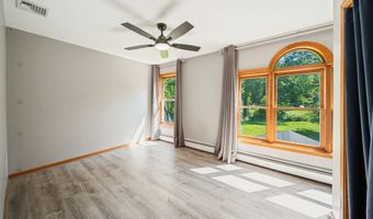 225 Bethmour Rd, Bethany, CT 06524