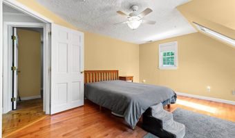 29 Maple Dr, Bedford, NH 03110