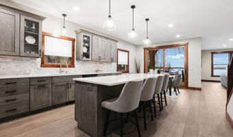 9823 103rd St NW, Annandale, MN 55302