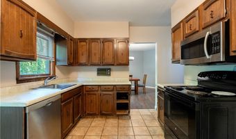 151 Overlook Dr, Alliance, OH 44601