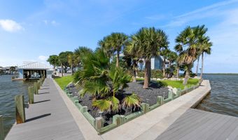 140 BAY HARBOR Dr, Aransas Pass, TX 78336