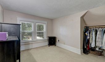 1327 N HARRIMAN St, Appleton, WI 54911