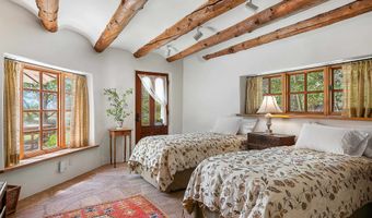 182 El Salto Rd, Arroyo Seco, NM 87514