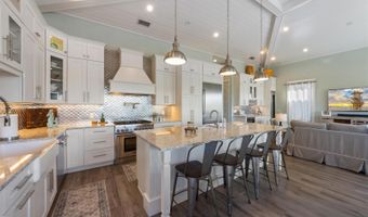 108 MAGNOLIA Ave, Anna Maria, FL 34216