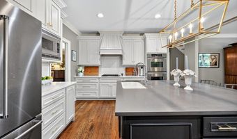1153 Saint Andrews Dr, Macon, GA 31210