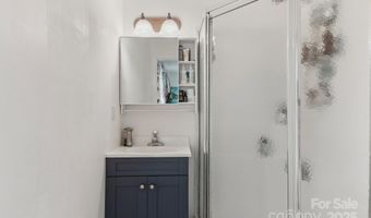 22 Rotunda Cir, Asheville, NC 28806
