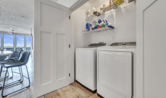 570 Linden Dr, Arnolds Park, IA 51331