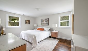 51 Mountain View Dr, Brookfield, CT 06804