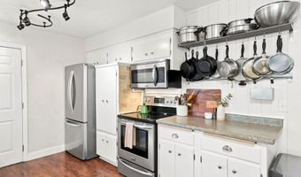 301 Walnut Ln, Apple Valley, MN 55124