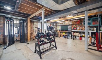 101 Brosville St, Airville, PA 15203