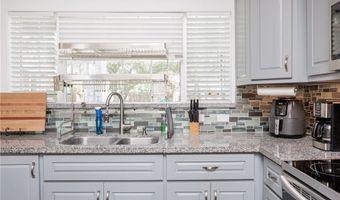 320 S 10th St, Aransas Pass, TX 78336