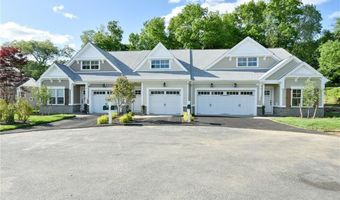 47 Travelers Ct, East Greenwich, RI 02818