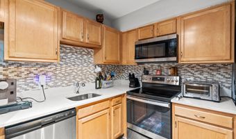 6301 STEVENSON Ave 114, Alexandria, VA 22304