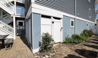 214 Iroquois Ave, Beach Haven, NJ 08008