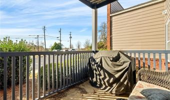 1114 S COLLEGE St, Auburn, AL 36830