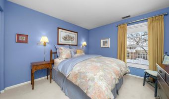 1943 N Charter Point Dr D, Arlington Heights, IL 60004